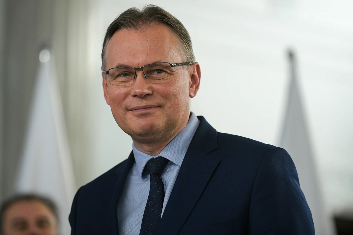 Poseł PiS Arkadiusz Mularczyk złożył do Prokuratury Rejonowej w Muszynie zawiadomienie o możliwości popełnienia przestępstwa przez prezydenta Nowego Sącza Ludomira Handzla. Mularczyk zarzuca mu działanie na szkodę interesu publicznego, przekroczenie i nadużycie uprawnień oraz zaufania.