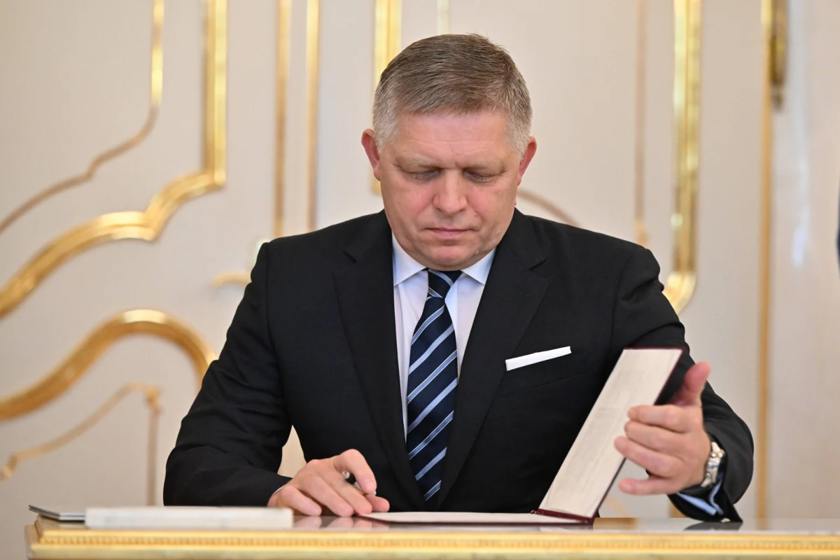 Nowy słowacki rząd premiera Roberta Ficy nie zgodził się na wysłanie na Ukrainę pakietu pomocy wojskowej, który przygotował poprzedni gabinet Ludovita Odora. Na Ukrainę miały trafić pociski i rakiety o wartości 40,3 mln euro.