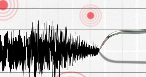 Dwa potężne trzęsienia ziemi nawiedziły rejon Morza Banda w Indonezji na północny wschód od Timoru Wschodniego. Pierwsze o magnitudzie 6,9, drugie - 7. Jak podają ośrodki badawcze w Stanach Zjednoczonych, regionowi nie grozi tsunami.