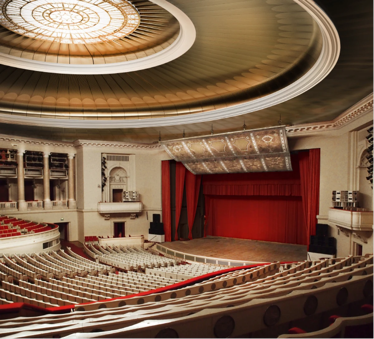 Prawie 400 mln zł będzie kosztowała modernizacja Sali Kongresowej w Warszawie. Zamknięta od dziewięciu lat część Pałacu Kultury i Nauki wreszcie zostanie przebudowana. Tylko w RMF24 prezentujemy, jak Kongresowa, w której występowali Rolling Stones czy Elton John, będzie się prezentować po modernizacji.