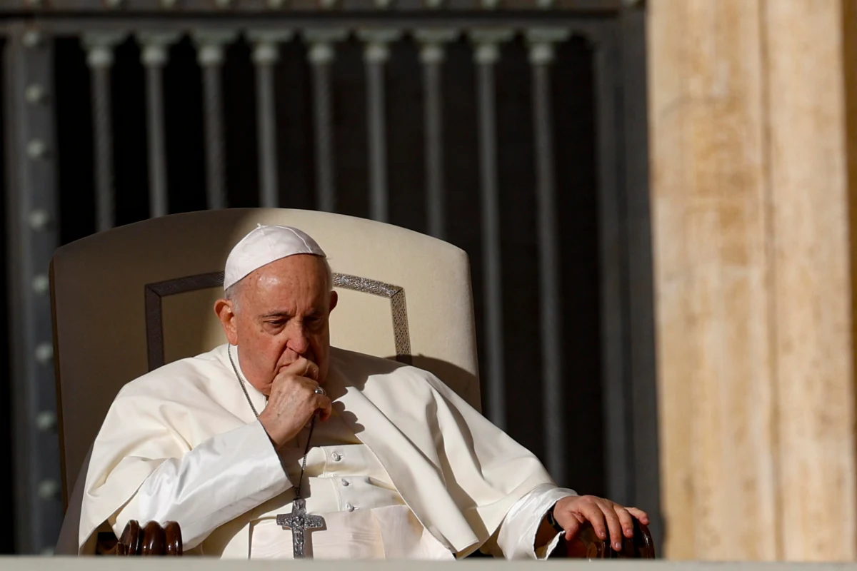Papież Franciszek w przesłaniu cytowanym przez włoskie radio RAI stwierdził, że przemoc wobec kobiet, to "trujący chwast", który "musi zostać wykorzeniony". "To korzenie kulturowe, mentalne. Rozwijają się na gruncie uprzedzeń, żądzy posiadania, niesprawiedliwości"- napisał w związku z kampanią społeczną przeciwko przemocy wobec kobiet.