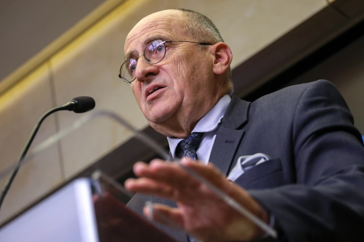 Wśród zakładników palestyńskiej organizacji terrorystycznej Hamas, przetrzymywanych w Strefie Gazy, są Polacy – poinformował w czwartek minister spraw zagranicznych Zbigniew Rau podczas spotkania z dziennikarzami w Paryżu, zorganizowanego po konferencji na temat pomocy humanitarnej dla Strefy Gazy.