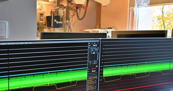 Dotychczas wykorzystywany system elektrofizjologiczny służył w oddziale kardiologii Szpitala Wojewódzkiego w Szczecinie nieprzerwanie od 19 lat. Wyeksploatowany sprzęt został właśnie zastąpiony nowoczesnym systemem zakupionym dzięki dotacji Urzędu Marszałkowskiego Województwa Zachodniopomorskiego. Z nowej aparatury skorzystają pacjenci borykający się z zaburzeniami rytmu serca.