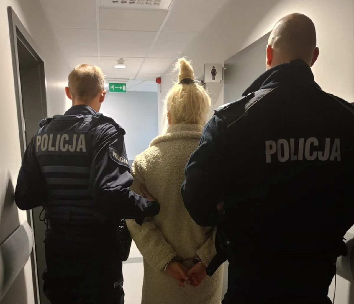 Małżeństwo z Lubonia pod Poznaniem podpaliło samochód sąsiadów. Z ustaleń policji wynika, że to żona podżegała do przestępstwa, a mąż je popełnił. Obojgu podejrzanym grozi do 5 lat więzienia.