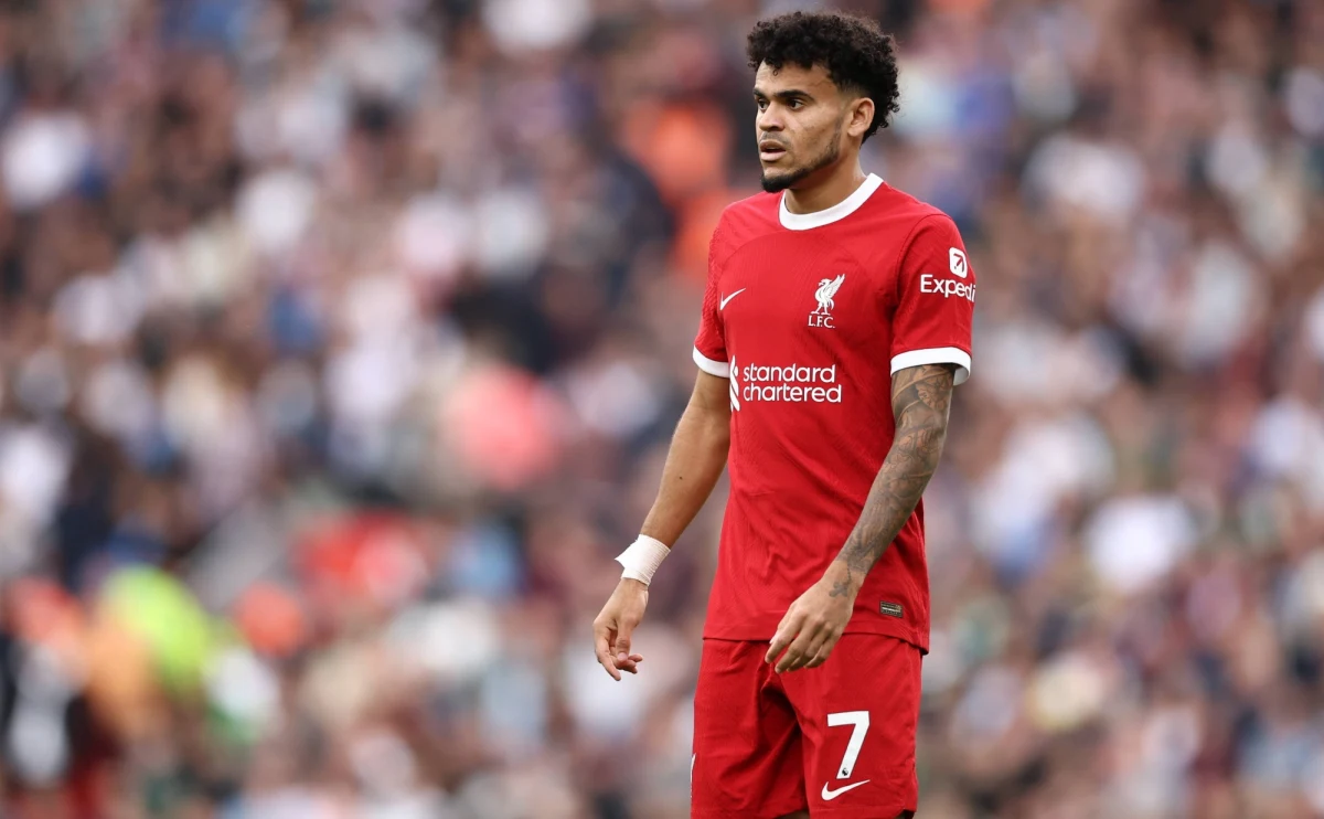 ​Ojciec występującego w Liverpoolu Luisa Díaza jest już bezpieczny - poinformowała agencja Reutera, powołując się na lokalne media. Luis Manuel Díaz został uwolniony przez skrajnie lewicową Armię Wyzwolenia Kolumbii, która porwała go i jego żonę 28 października.