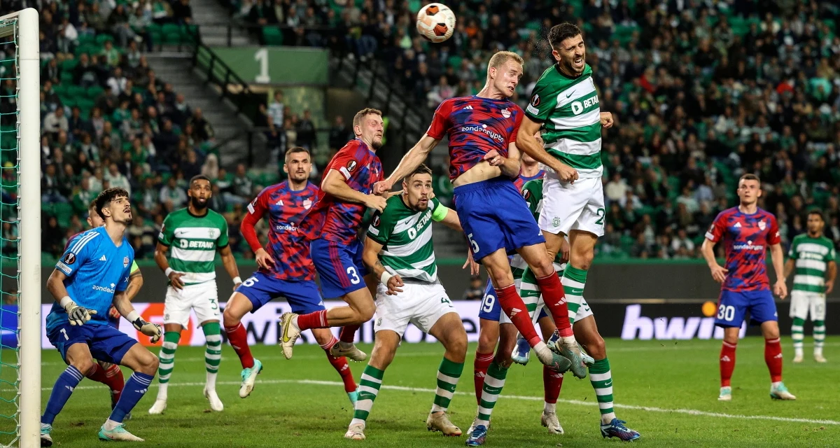 Piłkarze Rakowa Częstochowa przegrali w Lizbonie ze Sportingiem 1:2 w czwartym meczu fazy grupowej Ligi Europy. Podopieczni Dawida Szwargi z dorobkiem jednego punktu zajmują ostatnie miejsce w tabeli grupy D.