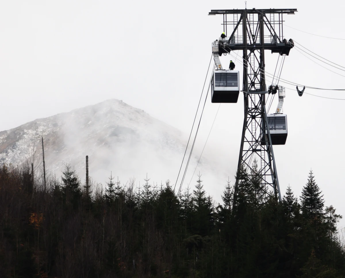 W sobotę (11 listopada), po trwającym niemal dwa tygodnie jesiennym przeglądzie technicznym, ponownie będzie można wyjechać kolejką linową na Kasprowy Wierch. 
