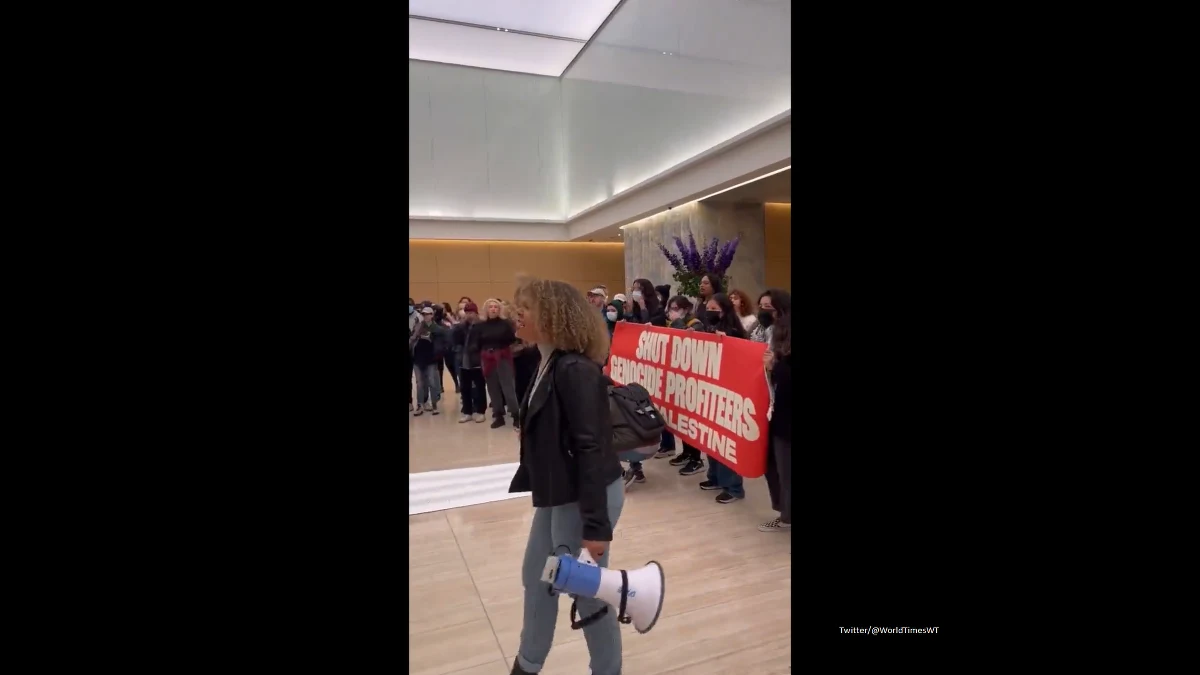 Propalestyńscy demonstranci podczas manifestacji na nowojorskim Mahattanie wdarli się do budynku redakcji "New York Times" - poinformował w piątek portal NY Daily News.