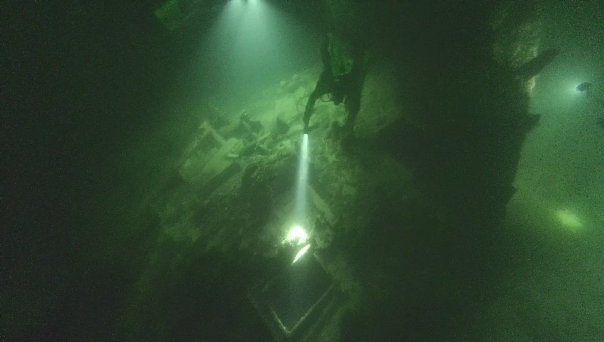 Ciekawe ustalenia Grupy Eksploracyjnej Miesięcznika Odkrywca. Na terenie Zatoki Gdańskiej Wspólnie z nurkami Dive Land natknęli się na wrak niemieckiego okrętu wojennego, o którym do tej pory niewiele wiedziano. To może być jeden z ostatnich okrętów z II wojny światowej, który nie został jeszcze zidentyfikowany w tym rejonie - mówi Łukasz Orlicki z Odkrywcy.