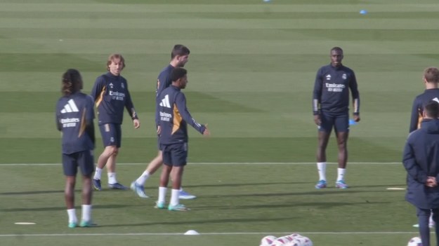 W sobotę na Estadio Santiago Bernabeu spotkają się dwie drużyny, które prezentują dobrą formę - Real Madryt podejmie Valencię.

Podopieczni Carlo Ancelottiego wygrali cztery i zremisowali dwa z ostatnich sześciu spotkań, ale wciąż tracą dwa punkty do niespodziewanego lidera La Liga, Girony.

Valencia wygrała 1:0 z Granadą w ostatnim spotkaniu, przedłużając swoją passę niepokonanych do czterech meczów.

Ostatnim razem, gdy ta para spotkała się w lidze, Valencia wygrała 1-0 na Mestalla.