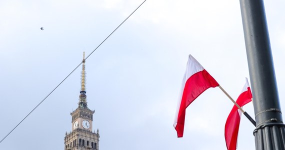 12 zaplanowanych zgromadzeń w centrum Warszawy utrudni mieszkańcom podróżowanie po stolicy. Na sobotę zgłoszono kilkanaście pomysłów na obchody Święta Odzyskania Niepodległości, które sparaliżują ruch w mieście: od porannego Biegu Niepodległości aż po popołudniowy Marsz Niepodległości.