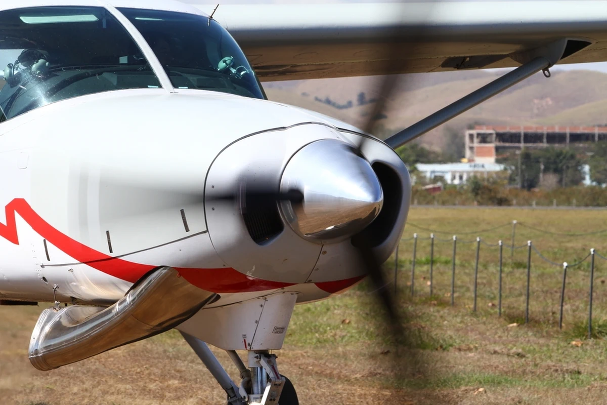 Jedna osoba zginęła, a trzy zostały ciężko ranne w wyniku dwóch wypadków lotniczych z udziałem awionetek, do których doszło w piątek na terenie gminy Ponte de Sor w środkowej Portugalii. Poszkodowani to mężczyźni w wieku od 20 do 40 lat.