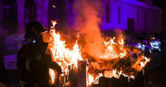 W kilku hiszpańskich miastach odbyły się wieczorem demonstracje z udziałem kilkunastu tysięcy osób przeciwko rządowi Pedro Sancheza. Głównym żądaniem demonstrantów było odstąpienie przez premiera od planu amnestii dla separatystów z Katalonii.