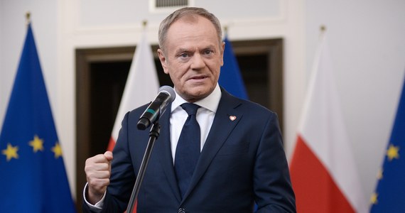 Dziś świętujemy rzecz najważniejszą, niepodległą Rzeczpospolitą; świętujmy i cieszmy się, że żyjemy w wolnej Polsce - powiedział szef PO Donald Tusk w filmie zamieszczonym w sobotę rano w mediach społecznościowych.