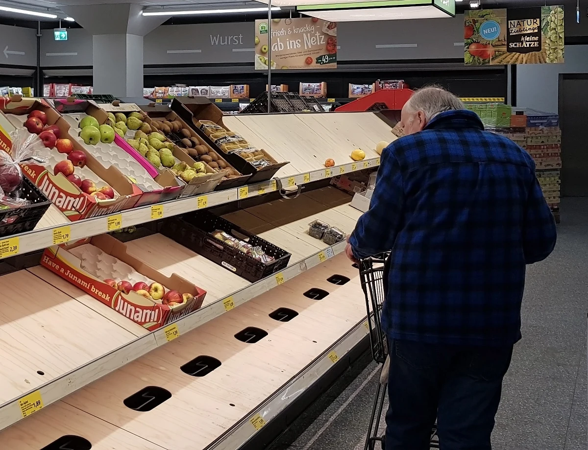 Już są problemy z zaopatrzeniem sklepów sieci supermarketów w Niemczech, a sytuacja może się pogorszyć i to jeszcze przed Świętami Bożego Narodzenia – ostrzegają media w RFN.
