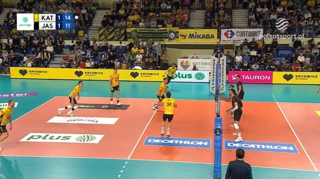 Skrót meczu GKS Katowice – Jastrzębski Węgiel 1:3 (14:25, 25:23, 22:25, 22:25) - siatkówka, PlusLiga - 5. kolejka.

