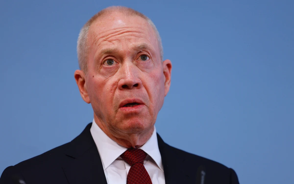 Szef izraelskiego resortu obrony Yoav Gallant wysłał ostrzeżenie Hezbollahowi, sojusznikowi palestyńskiego Hamasu. Minister powiedział, że Bejrut może spotkać taki sam los jak Gazę, jeśli proirańska formacja wciągnie Liban w wojnę.