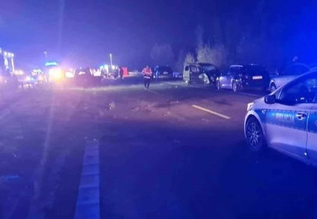 Nie udało się uratować życia dziecka rannego w wypadku na trasie S8 w Wymysłowie między Rawą Mazowiecką i Mszczonowem. W tym miejscu doszło do zderzenia czterech samochodów osobowych. 