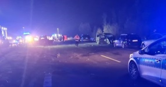 Nie udało się uratować życia dziecka rannego w wypadku na trasie S8 w Wymysłowie między Rawą Mazowiecką i Mszczonowem. W tym miejscu doszło do zderzenia czterech samochodów osobowych. 