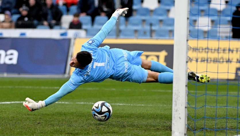 piłka nożna, futbol, liga mistrzów, liga polska, angielska, wyniki na żywo, reprezentacja Stal wytrwała w osłabieniu. Bramkarz bohaterem. Trener może odetchnąć