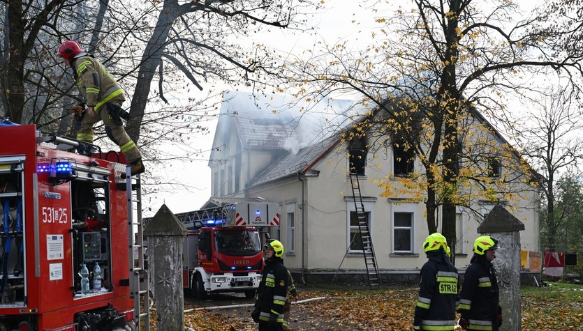  Pożar zabytkowego pałacyku. Na miejscu znaleziono ciało jednego z lokatorów