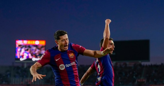 Robert Lewandowski zapewnił zwycięstwo Barcelonie w ligowym pojedynku z Deportivo Alaves. Polski napastnik zdobył dwie bramki i Barca wygrała 2:1.