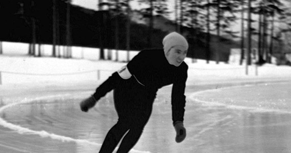 Brązowa medalistka olimpijska w łyżwiarstwie szybkim ze Squaw Valley (1960) Helena Pilejczyk zmarła w niedzielę w Elblągu w wieku 92 lat. Była jedną z najlepszych w historii polskich panczenistek - poinformował były długoletni prezes PZŁS Kazimierz Kowalczyk.