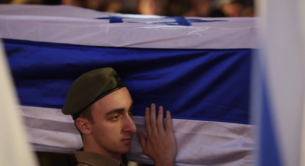 Nie żyje Matan Meir - producent wykonawczy "Faudy", jednego z hitowych seriali Netflixa. Filmowiec stracił życie podczas walk z terrorystami z Hamasu w Strefie Gazy. Miał 38 lat.