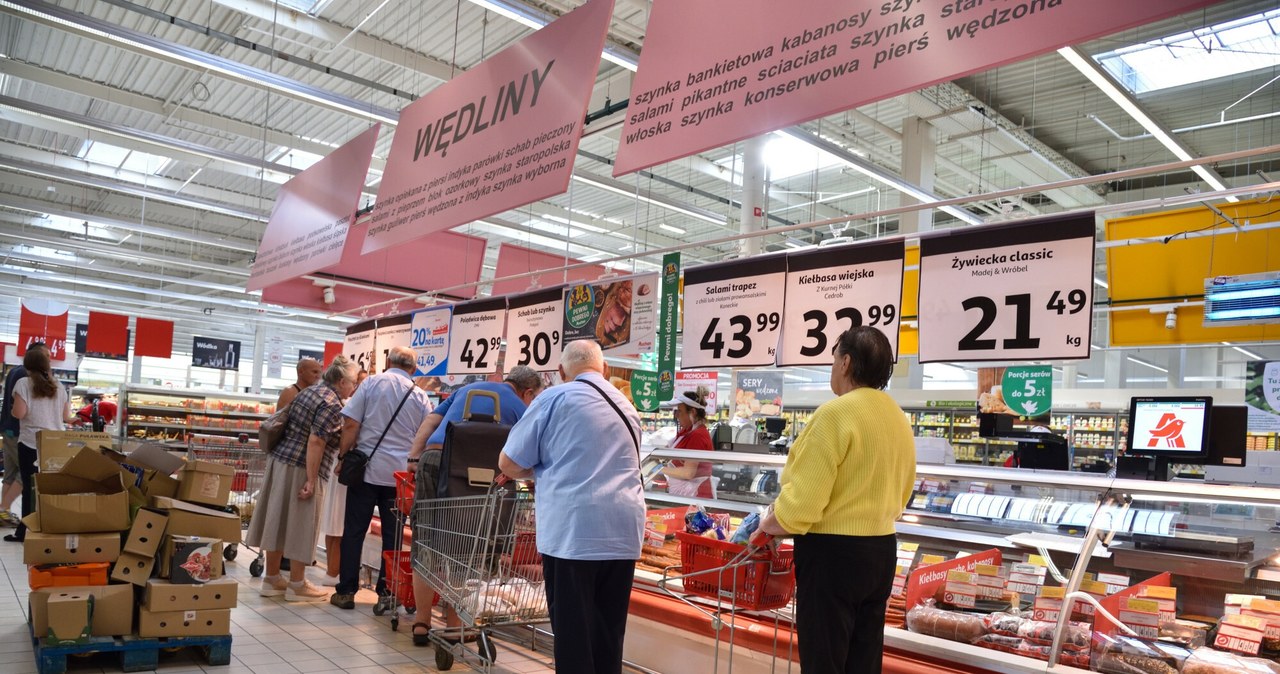 Sieć, supermarketów, Auchan, ogłosiła, test, nietypowego, ułatwienia, robienia, zakupów, swoich, klientów, poszczególnych, sklep Takich wózków w Polsce jeszcze nie było. Sklep testuje innowacyjne rozwiązanie