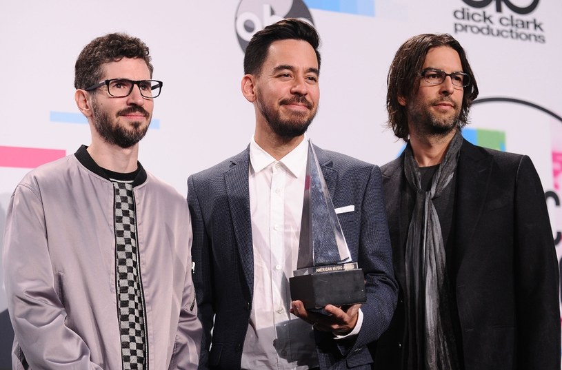 Media obiegła szokująca informacja odnośnie Linkin Park. Kyle Christner, który nie był wiodącą postacią w zespole, a raczej odegrał tam epizodyczną rolę (1998-1999), oskarżył byłych kolegów o prawa autorskie i odpowiednie wynagrodzenie. Uważa również, że nie tylko w trakcie jego rocznego stażu w grupie, ale i po jego odejściu, Linkin Park wykorzystywał jego pomysły. Przykładem ma być ich działanie podczas tworzenia specjalnego wydania Hybrid Theory z 2020 roku, gdzie pojawiły się również nowe single, które miał tworzyć Christner. Sprawa trafiła do sądu.