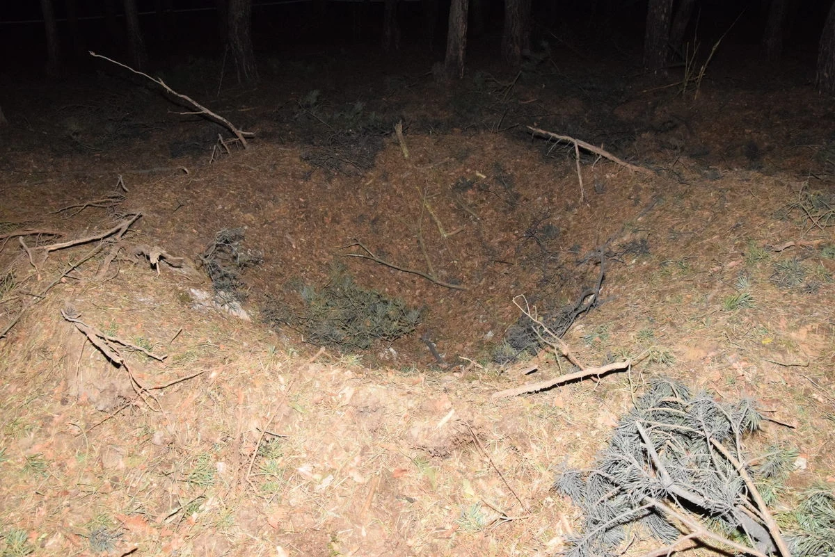 23-latek, który był z dwoma innymi mężczyznami, gdy doszło do eksplozji bomby lotniczej z czasów II wojny w lesie w pow. sochaczewskim (Mazowieckie), usłyszał prokuratorskie zarzuty. Grozi mu do 10 lat więzienia. W wyniku wybuchu zginął 26-latek, a jego rówieśnik został ciężko ranny.