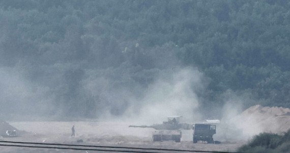 Z powodu braku paliwa w ciągu 48 godzin zostaną wstrzymane wszelkie operacje humanitarne na palestyńskim terytorium. Takie ostrzeżenie przekazał w poniedziałek szef Agencji ONZ ds. Uchodźców Palestyńskich (UNRWA) w Strefie Gazy, Thomas White. "W Strefie Gazy nie ma bezpiecznego miejsca" – dodał. 