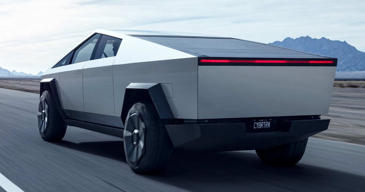 Używane Tesle Cybertruck gwałtownie tracą na wartości. Padła kwota