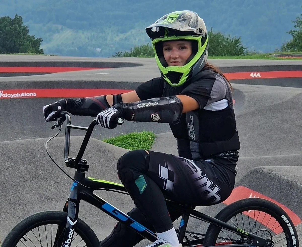 Marika Kudra, mistrzyni Polski, będzie jedyną reprezentantką naszego kraju na nadchodzących mistrzostwach świata w pumptracku. O swojej przygodzie z pumptrackiem, o tym, czym jest ten mało popularny w Polsce sport i gdzie go uprawiać, polska zawodniczka opowiada w rozmowie z Ewą Kwaśny. 