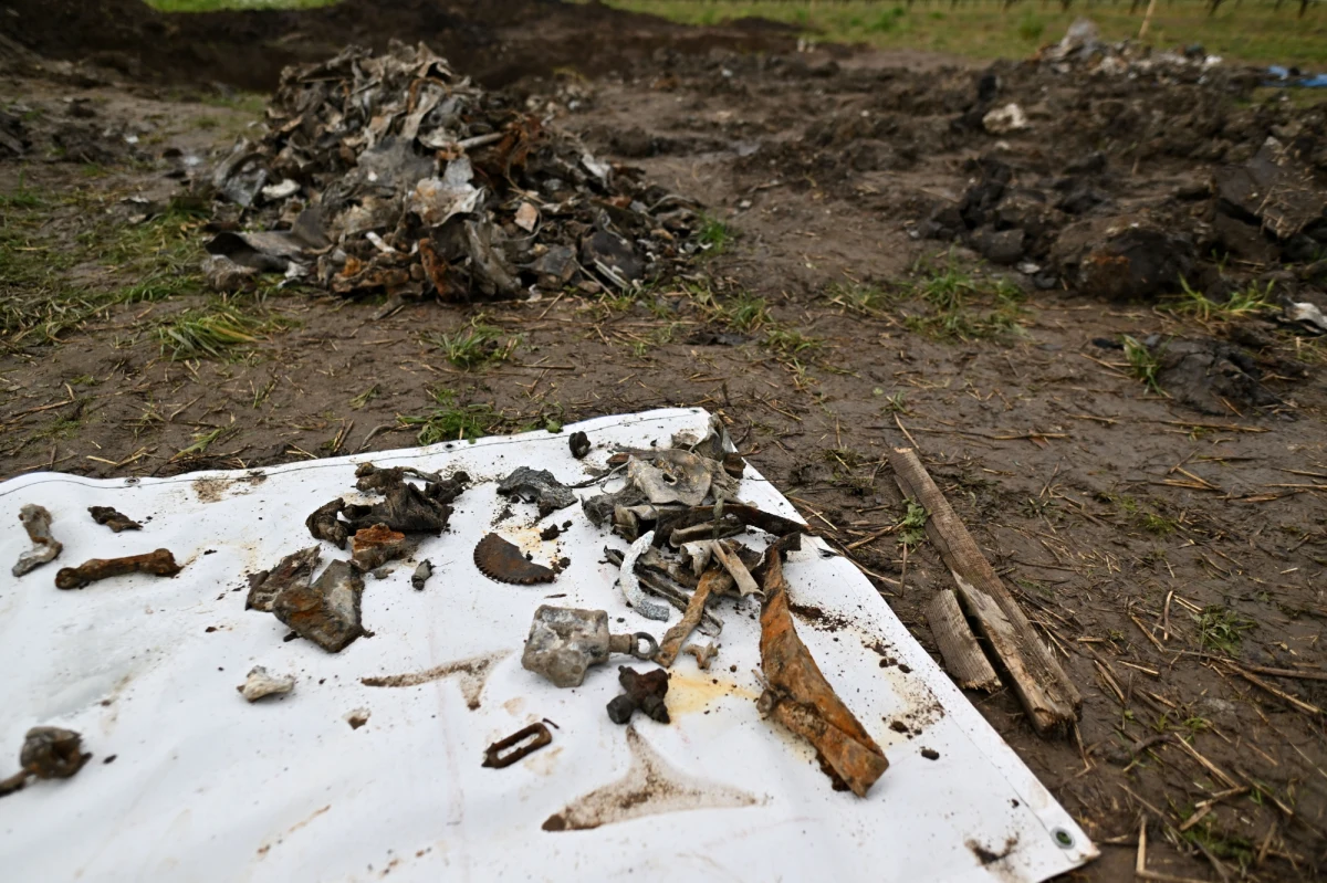 Opowieść o samolocie Luftwaffe, który rozbił się na polu w gminie Koprzywnica jest przekazywana przez lokalnych mieszkańców od pokoleń. Wreszcie Grupie Eksploracyjno-Historycznej "Wisła" udało się odnaleźć szczątki bombowca Heinkel He 111. Prace wykopaliskowe trwają, więc można spodziewać się kolejnych sensacji.