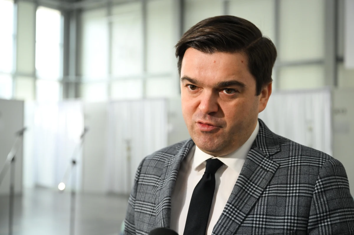 Wojciech Andrusiewicz, rzecznik Ministerstwa Zdrowia m.in. w czasie pandemii koronawirusa, został nowym rzecznikiem Narodowego Banku Polskiego. Komunikat w tej sprawie wydał NBP.