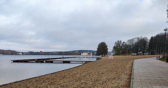 Olsztyński ratusz poinformował, że zakończył się generalny remont molo na plaży miejskiej nad jeziorem Ukiel.