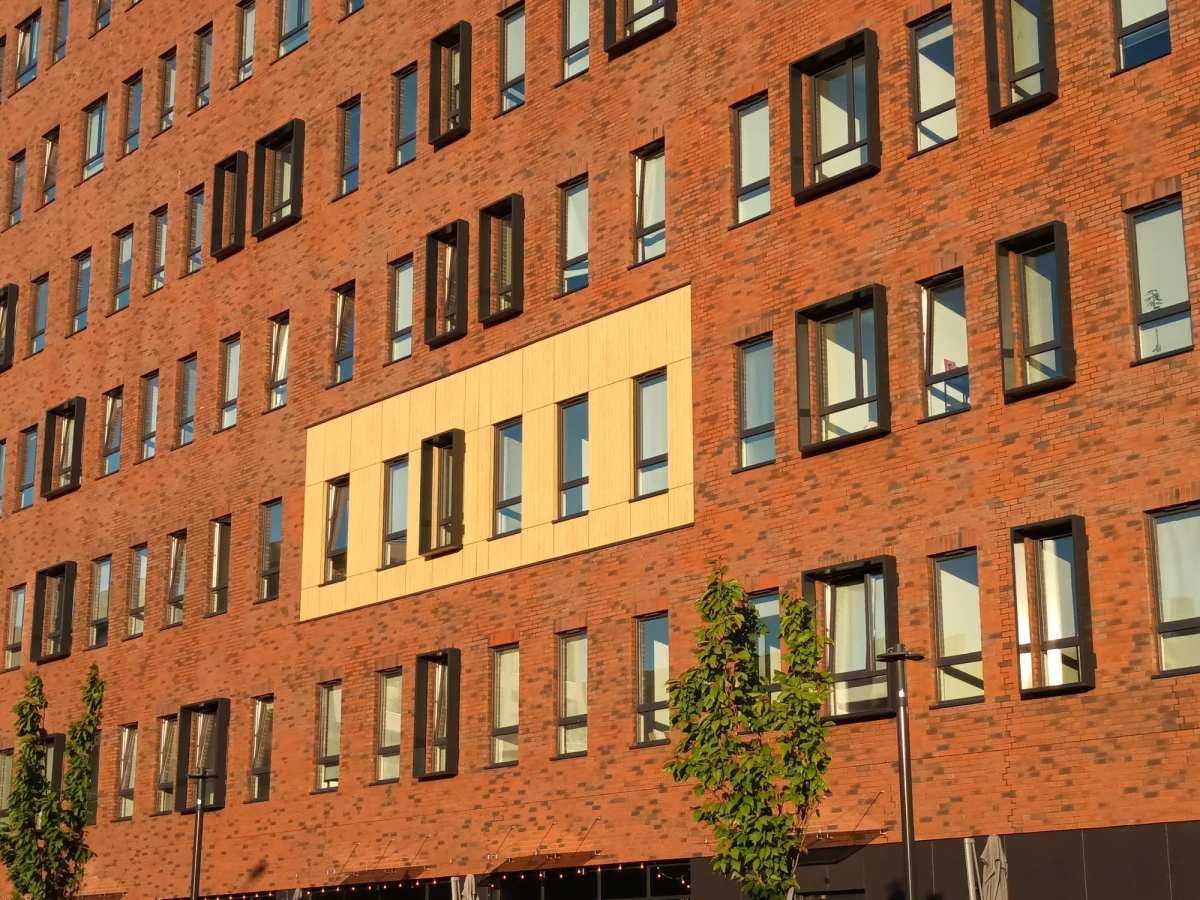 Mieszkania w największych miastach znów drożeją. W trzecim kwartale były droższe niż w drugim średnio o cztery procent. Związek Banków Polskich opublikował najnowszy raport dotyczący sytuacji na rynku mieszkaniowym w naszym kraju.