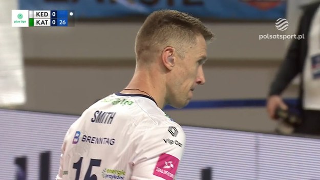 Fragmenty meczu Grupa Azoty ZAKSA Kędzierzyn-Koźle – GKS Katowice 3:1 (28:26, 25:15, 21:25, 25:23) - siatkówka, PlusLiga 2023/2024 - 6. kolejka. MVP: David Smith (14/15 = 93% skuteczności w ataku + 3 asy serwisowe).

