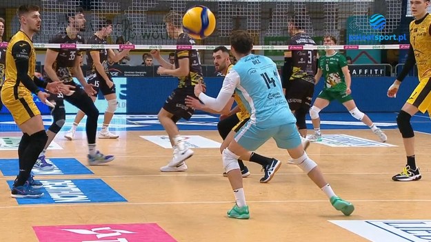 Skrót meczu PGE GiEK Skra Bełchatów – Trefl Gdańsk 1:3 (24:26, 26:28, 25:20, 16:25) - siatkówka, PlusLiga 2023/2024 - 6. kolejka.

