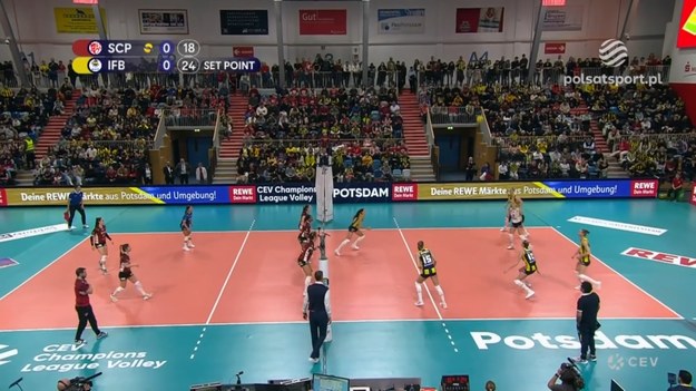 Skrót meczu SC Poczdam – Fenerbahce Opet Stambuł 0:3 (18:25, 20:25, 19:25) - grupa C CEV Champions League 2023/2024.

