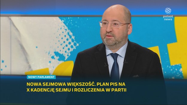 - Choć ma talent do wystąpień publicznych, widać, że nie zna regulaminu - ocenił Adam Bielan w "Graffiti", odnosząc się do pierwszych dni Szymona Hołowni w parlamencie. Przewodniczący Partii Republikańskiej przywołał wtorkową sytuację z udziałem Zbigniewa Ziobry, który w trybie ministerialnym chciał zabrać głos. Dostał tę możliwość od marszałka Hołowni, jednak z ograniczeniem czasowym.