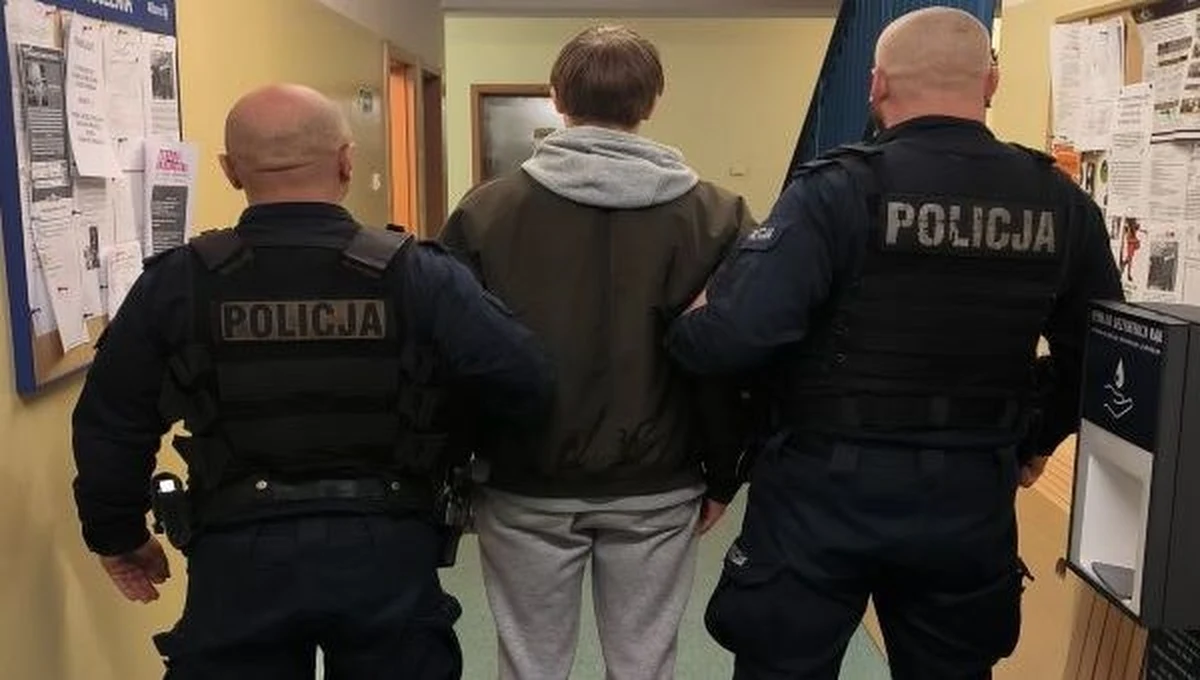 Gdyńscy policjanci po krótkim pościgu zatrzymali 15-latka, który prowadził samochód nie mając uprawnień. Nastolatek stwierdził, że zabrał kluczyki do auta swojemu bratu. O jego dalszym losie zdecyduje sąd.