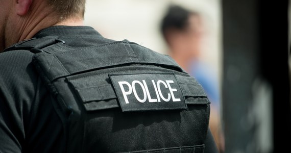 Dwóch 12-letnich chłopców zostało aresztowanych pod zarzutem morderstwa po tym, gdy 19-letni mężczyzna został śmiertelnie pchnięty nożem w centrum angielskiego miasta Wolverhampton. Informację na ten temat przekazała policja hrabstwa metropolitalnego West Midlands.