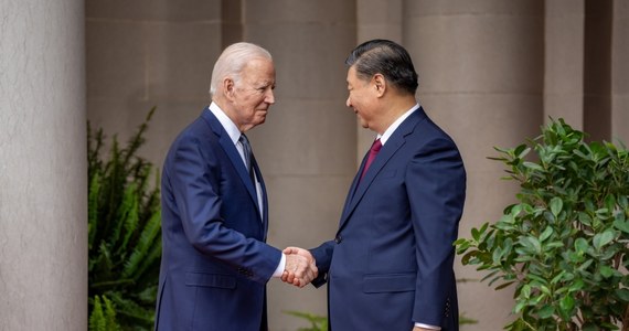 O przywróceniu kontaktów między wojskami USA i Chin poinformował po spotkaniu z Xi Jinpingiem prezydent USA Joe Biden. Przywódcy uzgodnili też, że będą telefonicznie rozmawiać o kwestiach kluczowych dla relacji pomiędzy oboma krajami. 