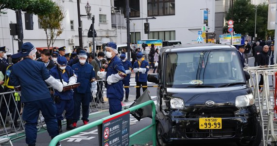 Samochód wbił się w czwartek w barierę otaczającą ambasadę Izraela w stolicy Japonii Tokio - przekazała agencja AP. Policja aresztowała kierowcę.