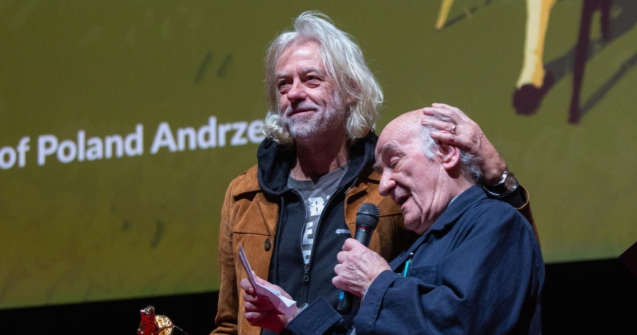 Bob Geldof, który jest gościem specjalnym toruńskiego festiwalu filmowego EnergaCamerimage 2023, oświadczył, że wstydzi się swojego występu w słynnym dziele Alana Parkera „Pink Floyd: The Wall” (polski tytuł: „Ściana”).