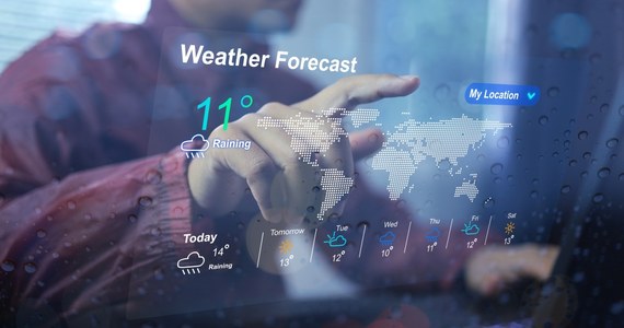 Firma Google ogłosiła, że pracuje nad narzędziem, które z pomocą AI ma poprawić dokładność prognoz pogody. "Pamiętajmy, model to jest tylko i wyłącznie pewien dodatek, pewne wsparcie. Tutaj trzeba połączyć pewne elementy, a jeszcze tego nie potrafi zrobić maszyna za nas" - wyjaśnia na antenie internetowego Radia RMF24 Grzegorz Walijewski z Instytutu Meteorologii i Gospodarki Wodnej.