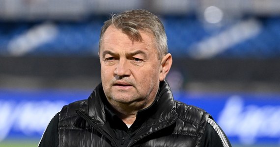 Mirosław Hajdo nie jest już trenerem piłkarzy Resovii - poinformował w czwartek rzeszowski klub. Drużyna zajmuje obecnie szesnaste miejsce w tabeli 1. ligi piłkarskiej, czyli w strefie spadkowej.