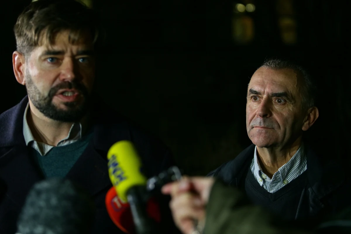 Podejrzany o korupcję Włodzimierz Karpiński opuścił po południu areszt w Mysłowicach. Stało się tak po decyzji Prokuratury Krajowej (PK), która uchyliła ten środek zapobiegawczy. Decyzja PK miała związek z postanowieniem marszałka Sejmu stwierdzającym objęcie przez Karpińskiego mandatu europosła.